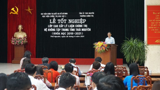 Bế giảng Lớp Cao cấp lý luận chính trị hệ không tập trung khóa học 2019-2021 tại tỉnh Thái Nguyên