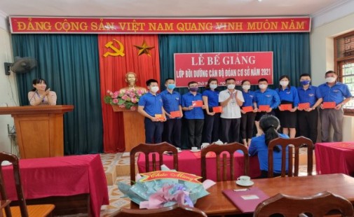 Bế giảng lớp bồi dưỡng cán bộ Đoàn TNCS Hồ Chí Minh cơ sở năm 2021