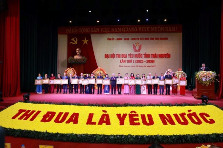 Thái Nguyên với phong trào: “Cán bộ, công chức, viên chức thi đua thực hiện văn hóa công sở”