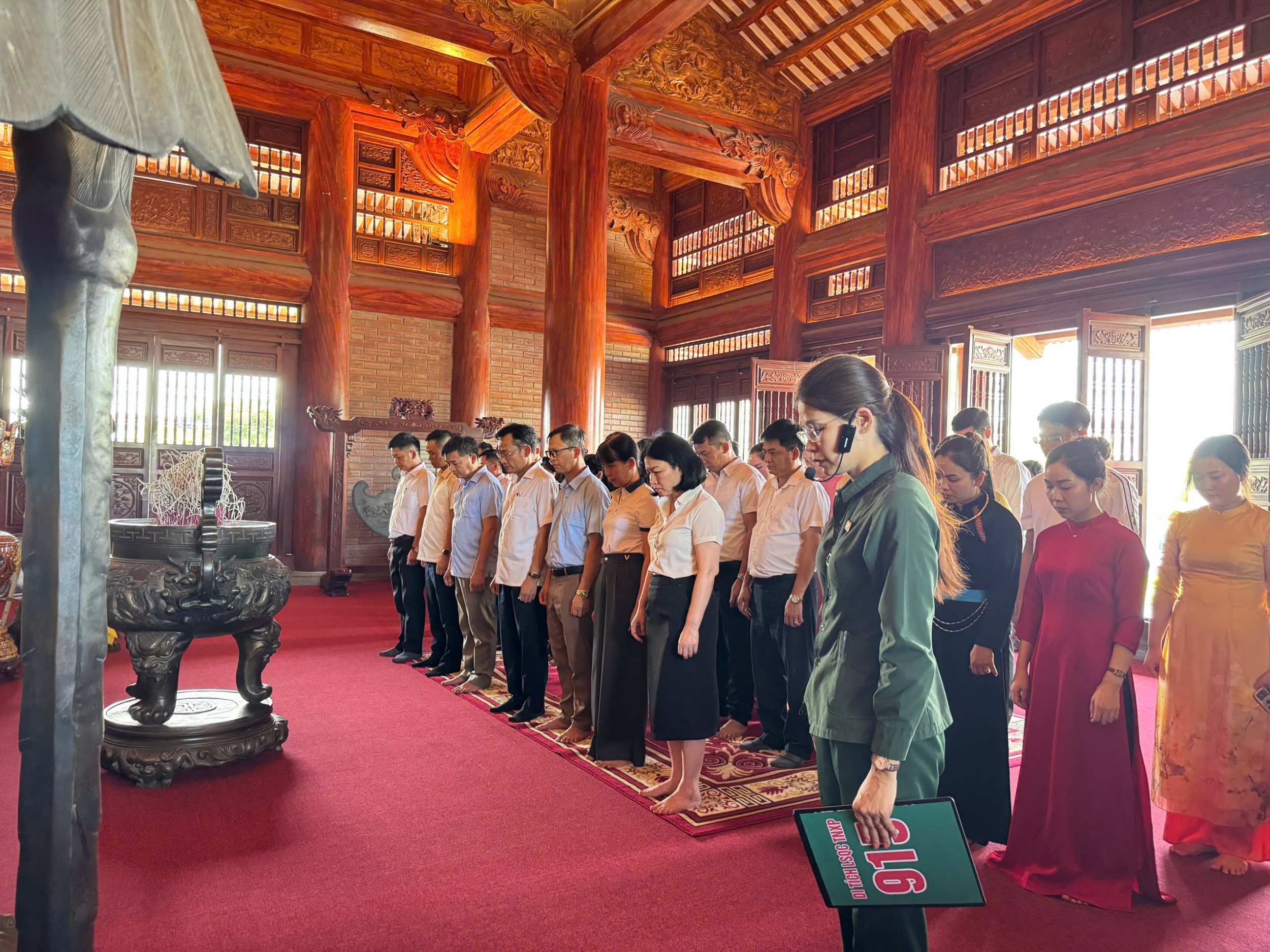 K61 dâng hương 915