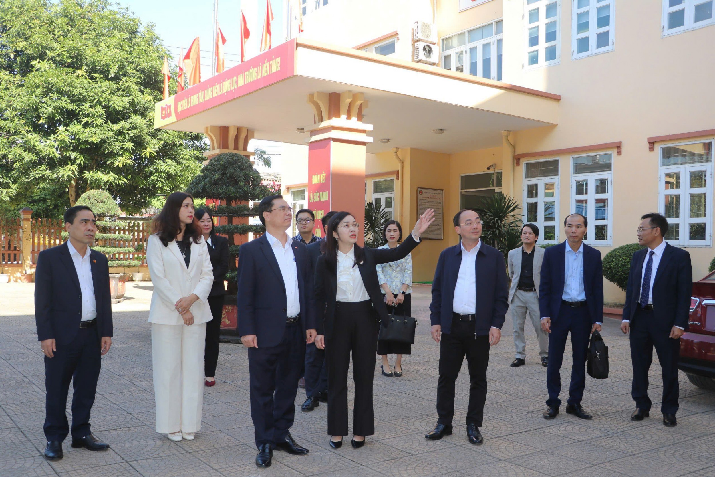 z7272854751880 889d8ae0c5f142304027cf4450099559