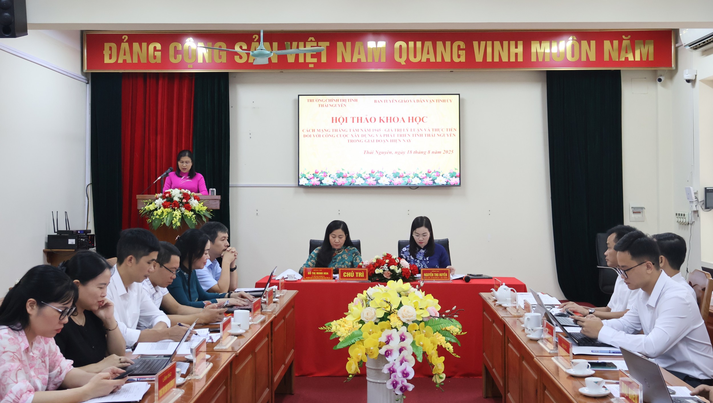 Đại biểu Trung tâm Chính trị xã Võ Nhai phát biểu tham luận